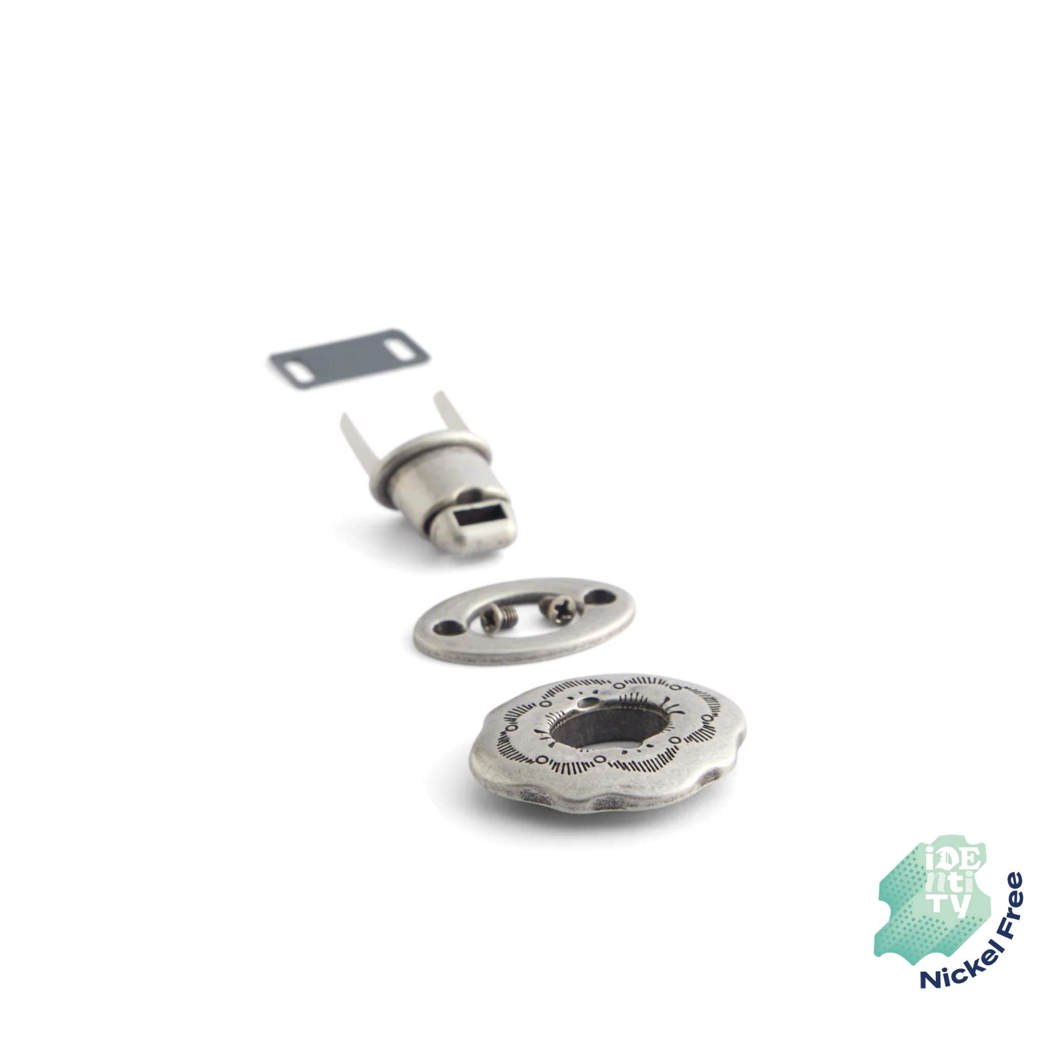 Engraved silver colour bag clasp with attractive detailing bag lock clasp in two size options. Nickel Free