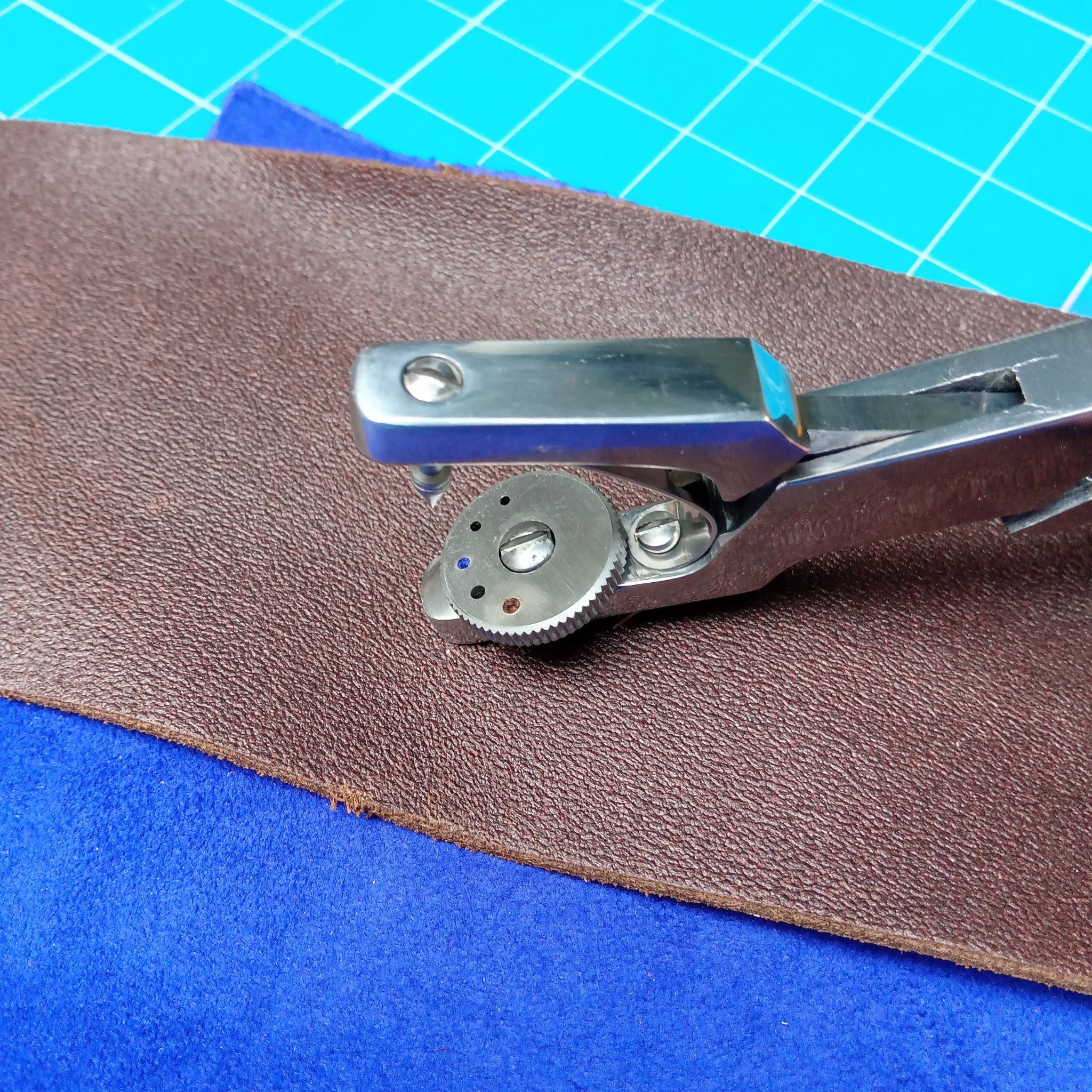 Photo to show the different sizes for the hand sewing punch for leathercraft