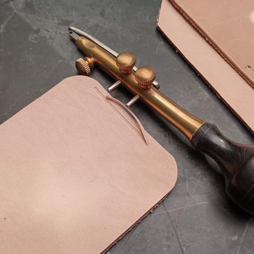 Load image into Gallery viewer, Beautifully made from quality materials - this TandyPro stitching groover is a truly wonderful tool for leathercrafters. Making well defined stitch groove channel for stitches to sit neatly in.
