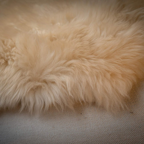 Load image into Gallery viewer, Natural wool sheepskin, large size, premium grade, beautiful and heavy with deep pile and good shape.
